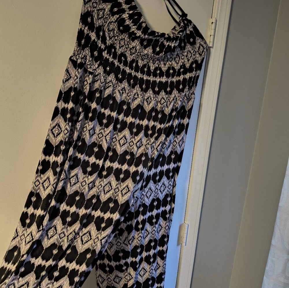 Black and White Patterned Jumper